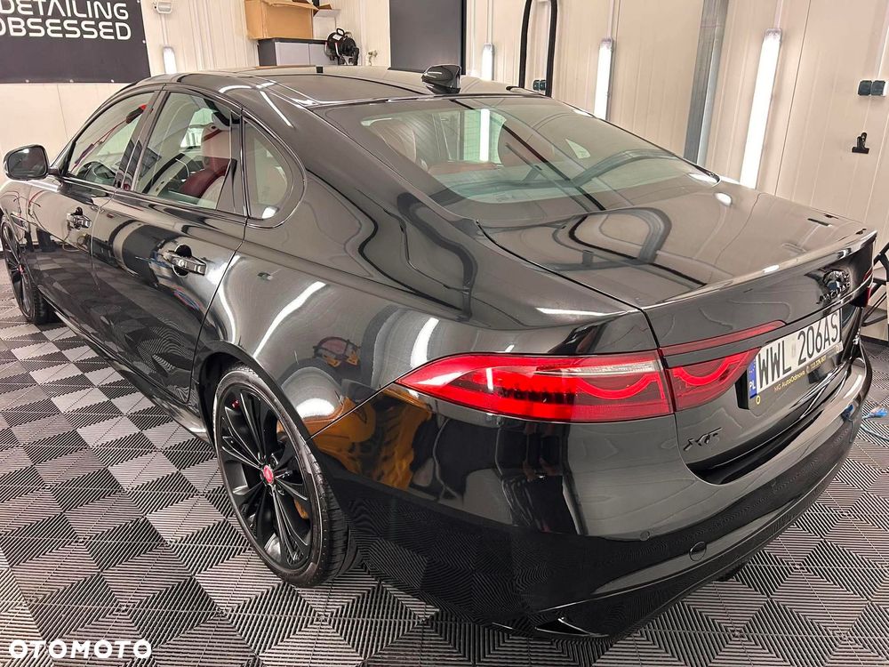 Jaguar XF P300 AWD R-Dynamic SE - 4