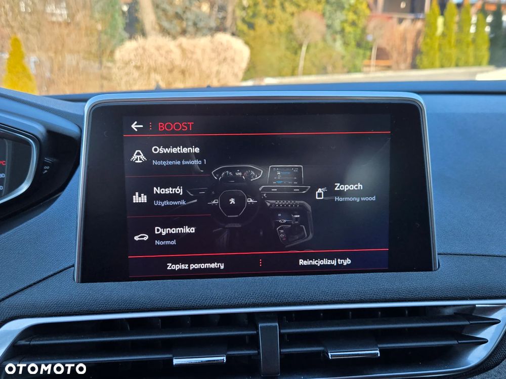 Peugeot 3008 1.2 PureTech Allure S&S - 36