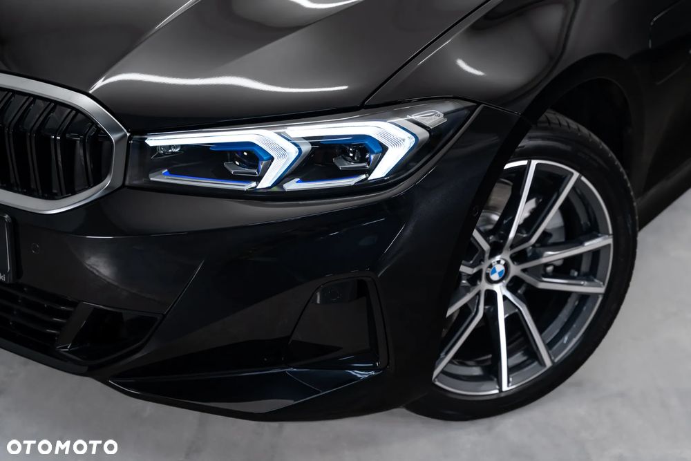 BMW Seria 3 330e PHEV xDrive - 14