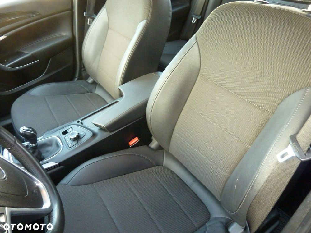 Opel Insignia - 12