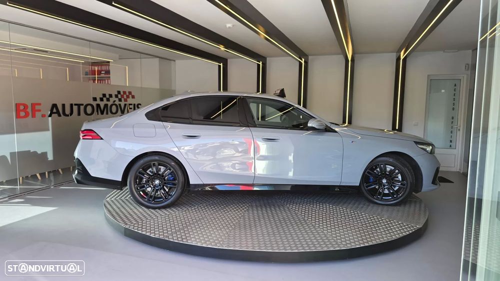 BMW 520 d Pack Desportivo M - 10