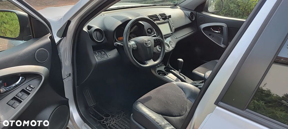 Toyota RAV4 2.2 D-CAT 2010 - 4