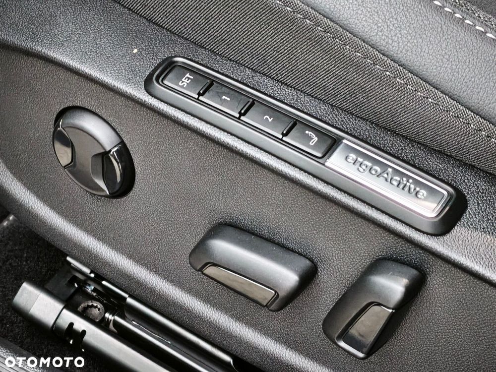 Volkswagen Golf 1.5 TSI EHybrid PHEV 150kW Style DSG - 35