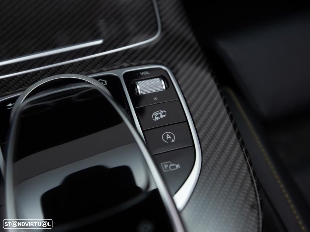 Mercedes-Benz E 63 AMG S 4-Matic+ - 35