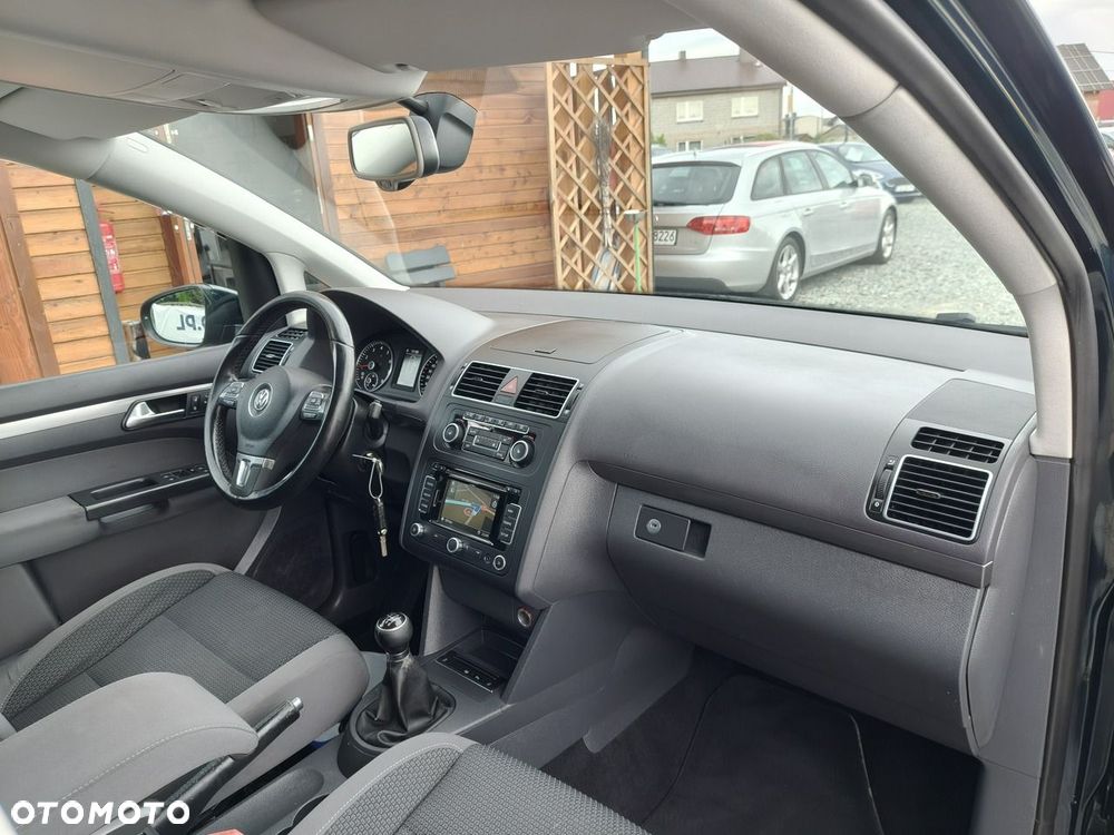 Volkswagen Touran - 19