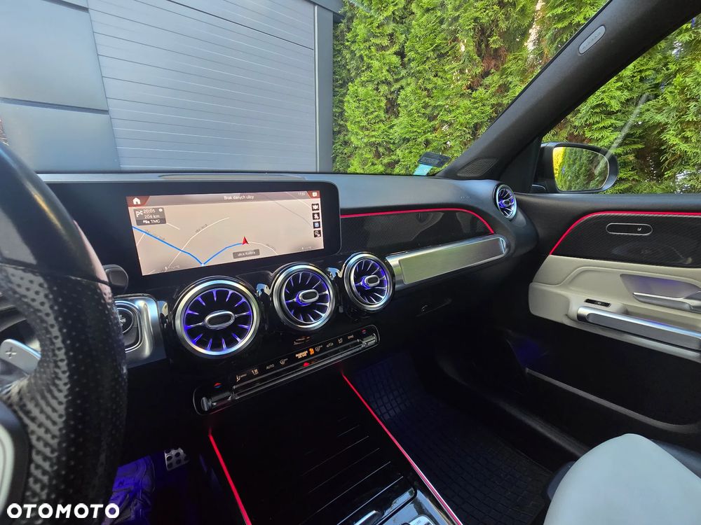 Mercedes-Benz GLB - 15