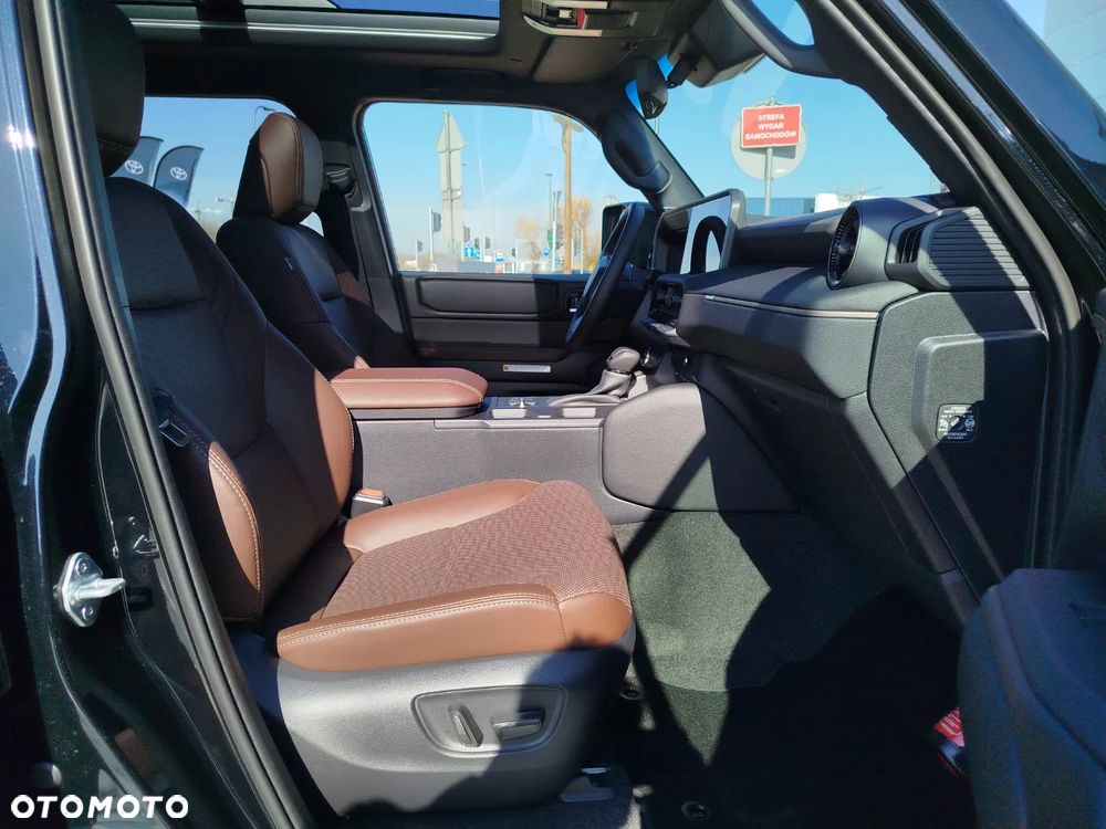 Toyota Land Cruiser - 19