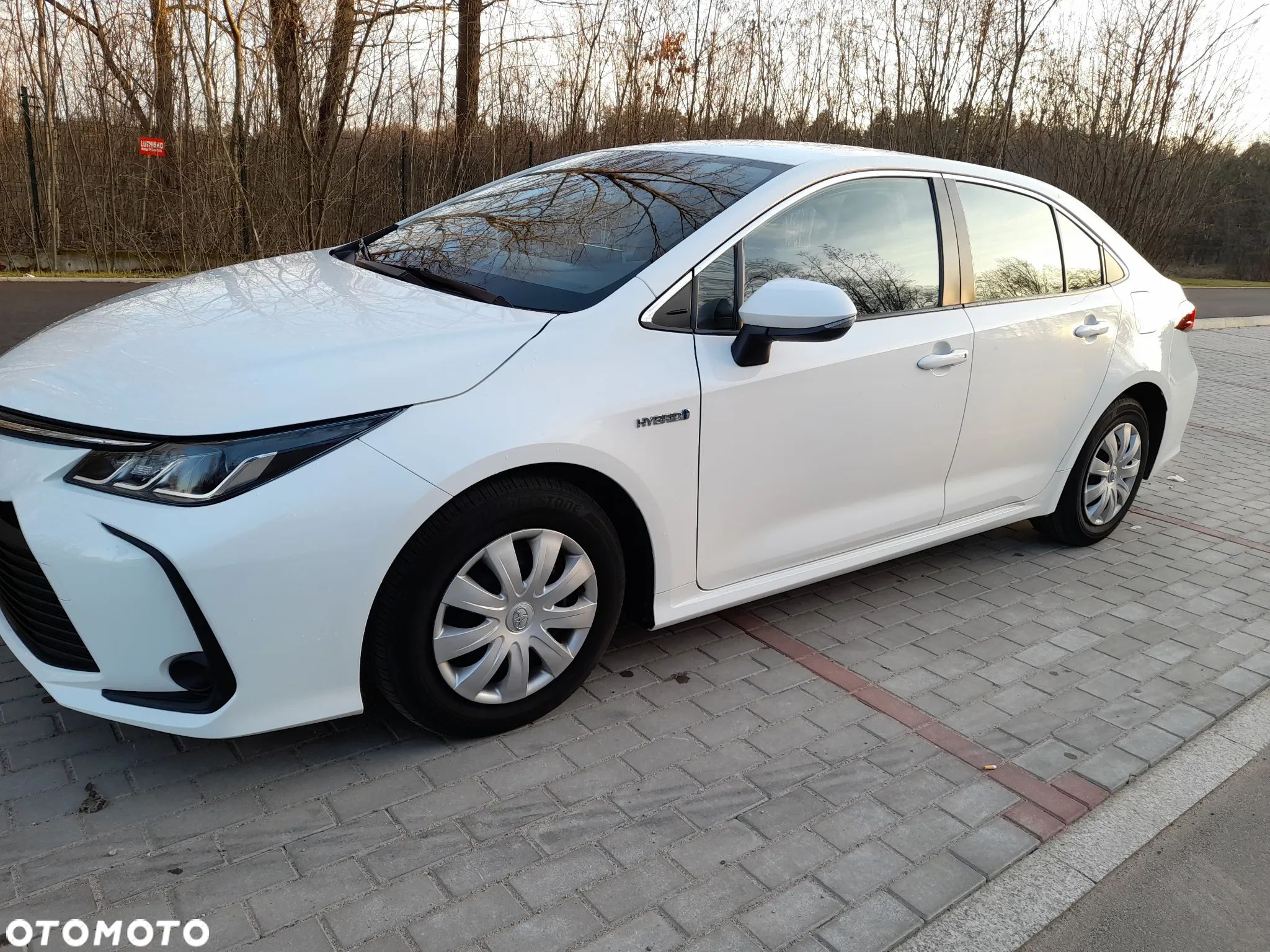 Toyota Corolla 1.8 Hybrid Active - 1