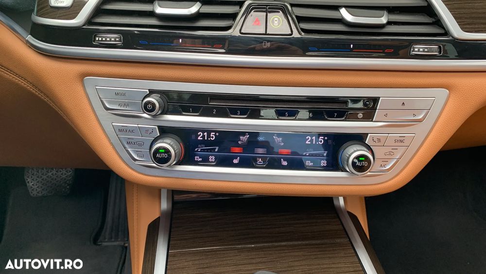 BMW Seria 7 750i xDrive - 27