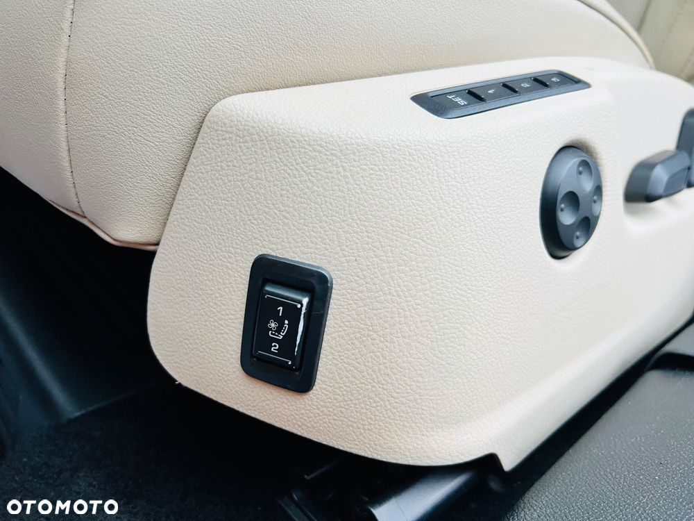 Skoda Superb 2.0 TDI 4x4 Elegance DSG - 22