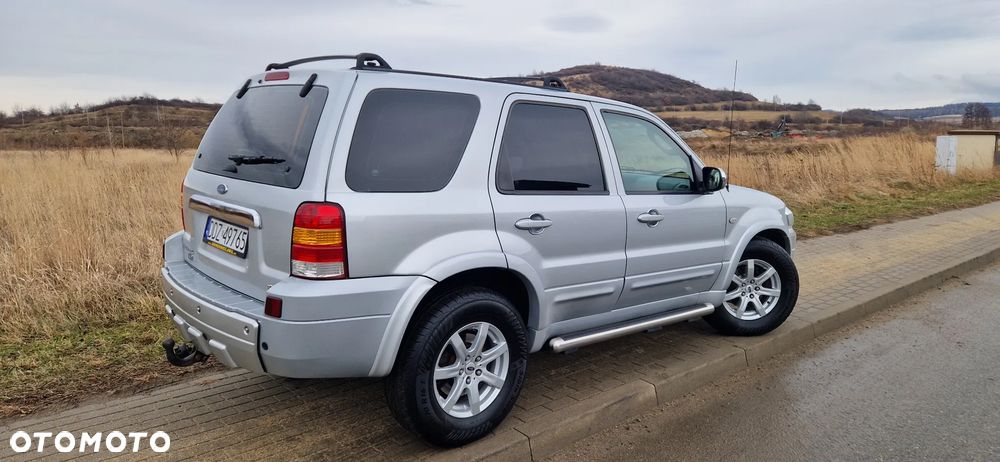 Ford Maverick 3.0 V6 Limited - 4