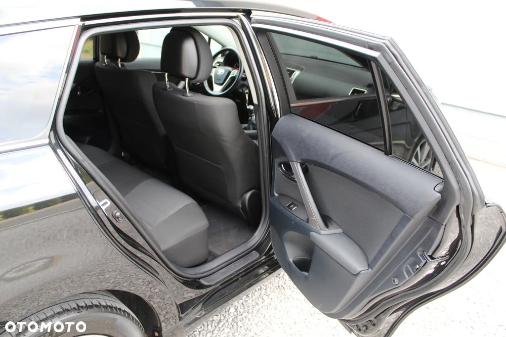 Toyota Avensis 2.0 D-4D Premium - 21