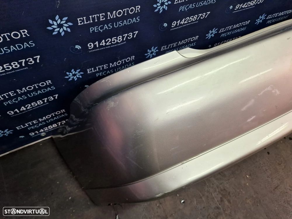 Parachoques traseiro usado LEXUS IS200 - 4