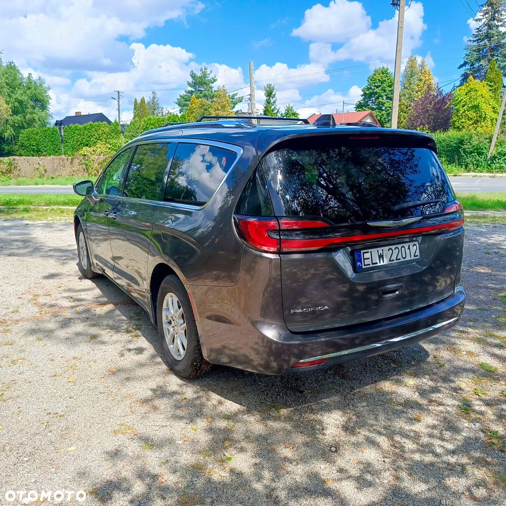 Chrysler Pacifica - 4