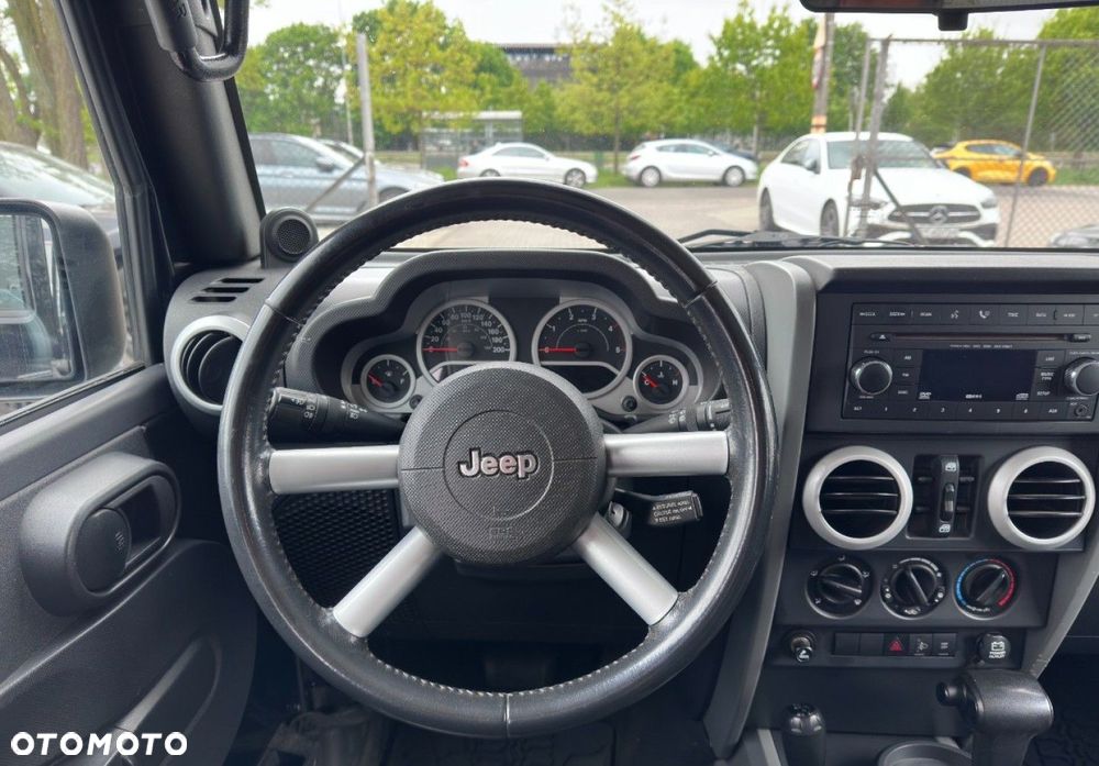 Jeep Wrangler - 16