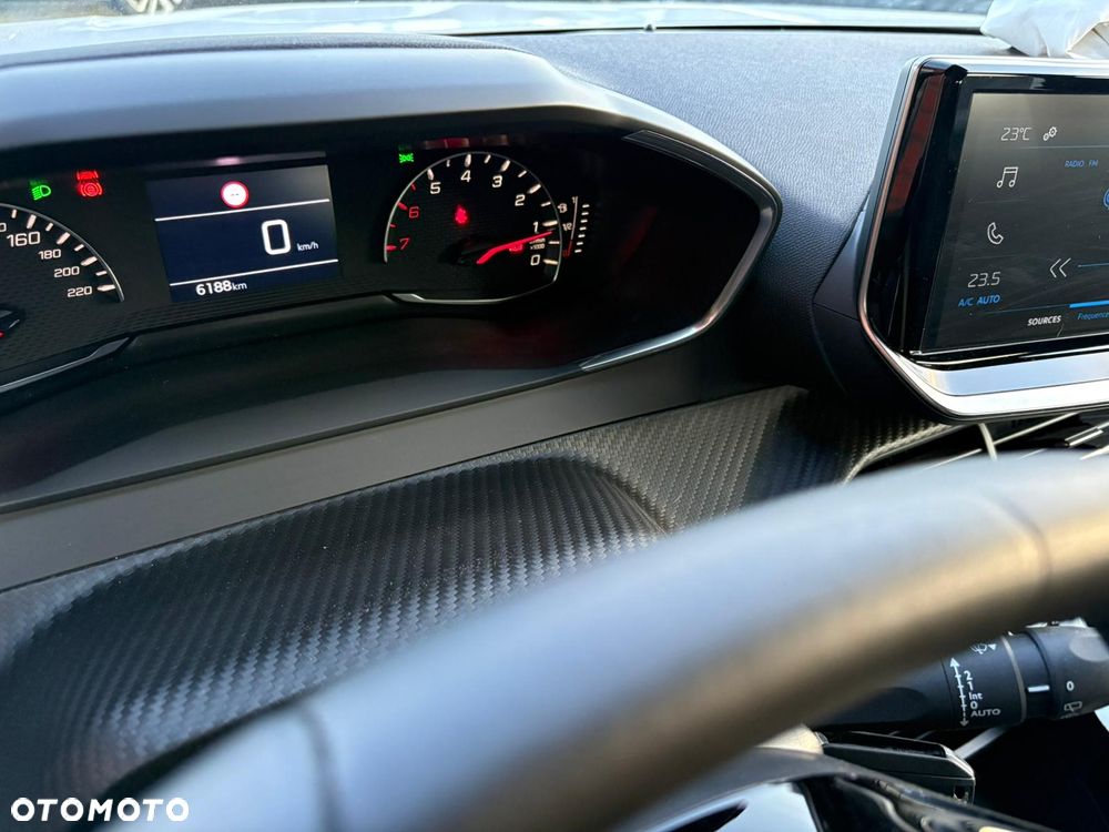 Peugeot 2008 PureTech 100 Style - 17