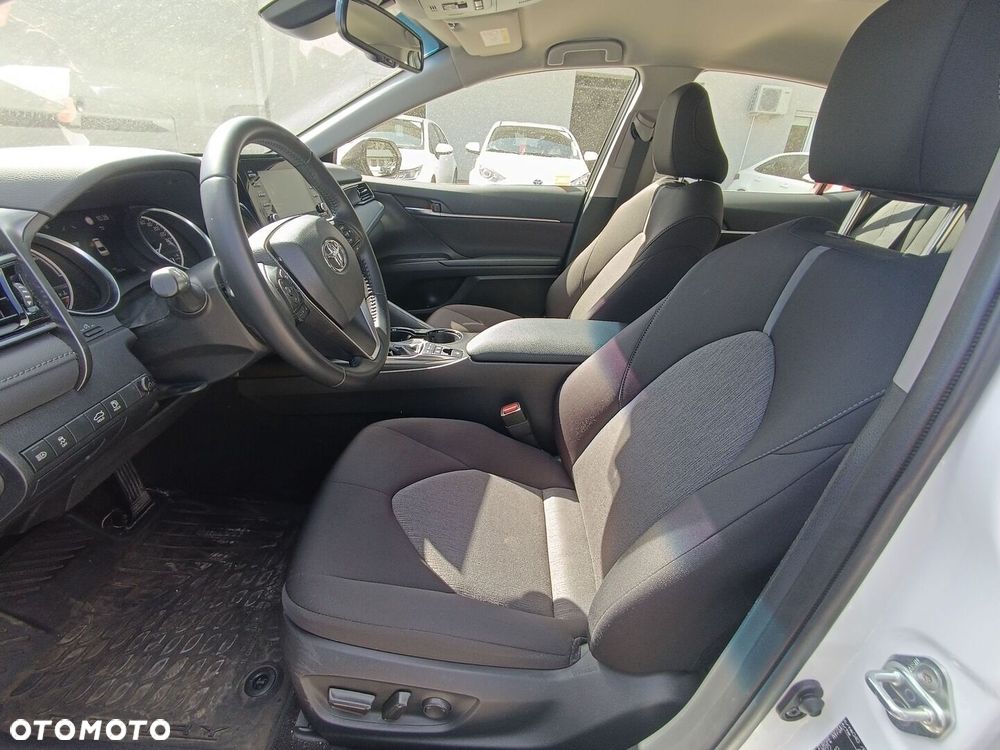 Toyota Camry - 9
