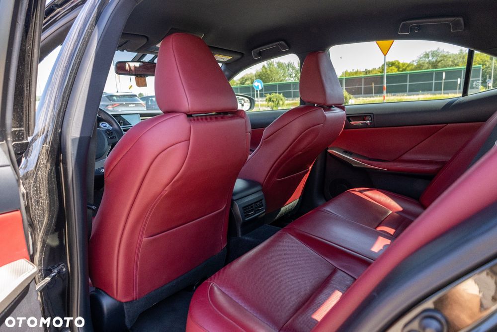 Lexus IS 300h F Sport - 18