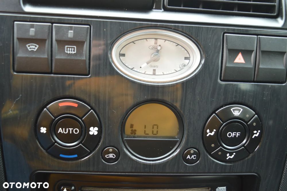 Ford Mondeo 1.8 Ghia X - 21