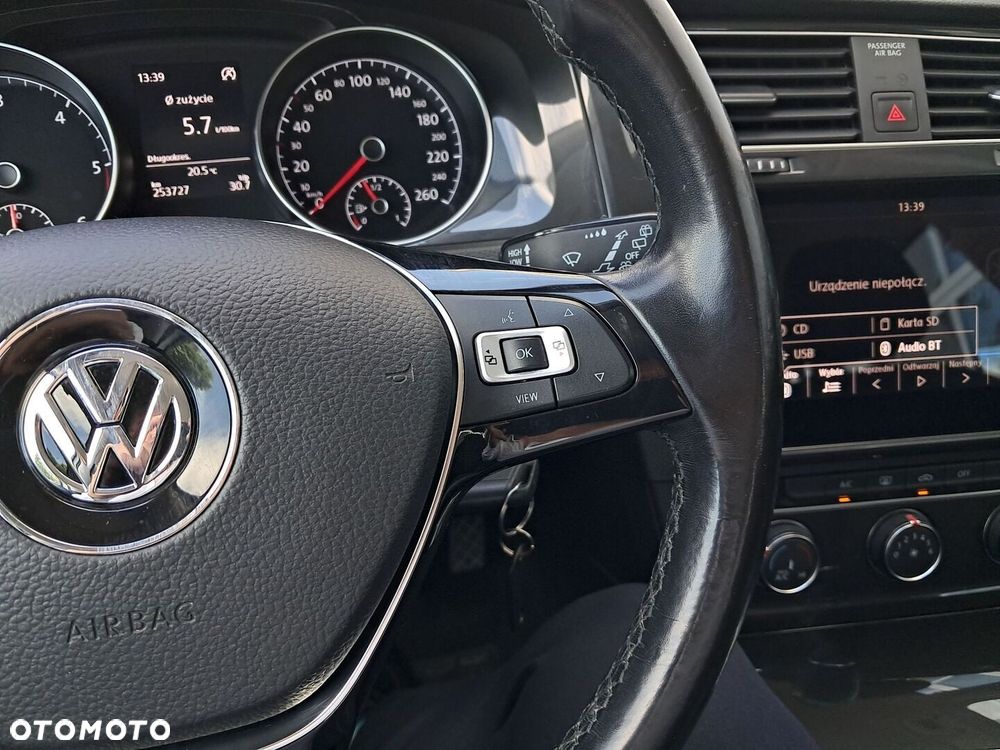Volkswagen Golf - 20