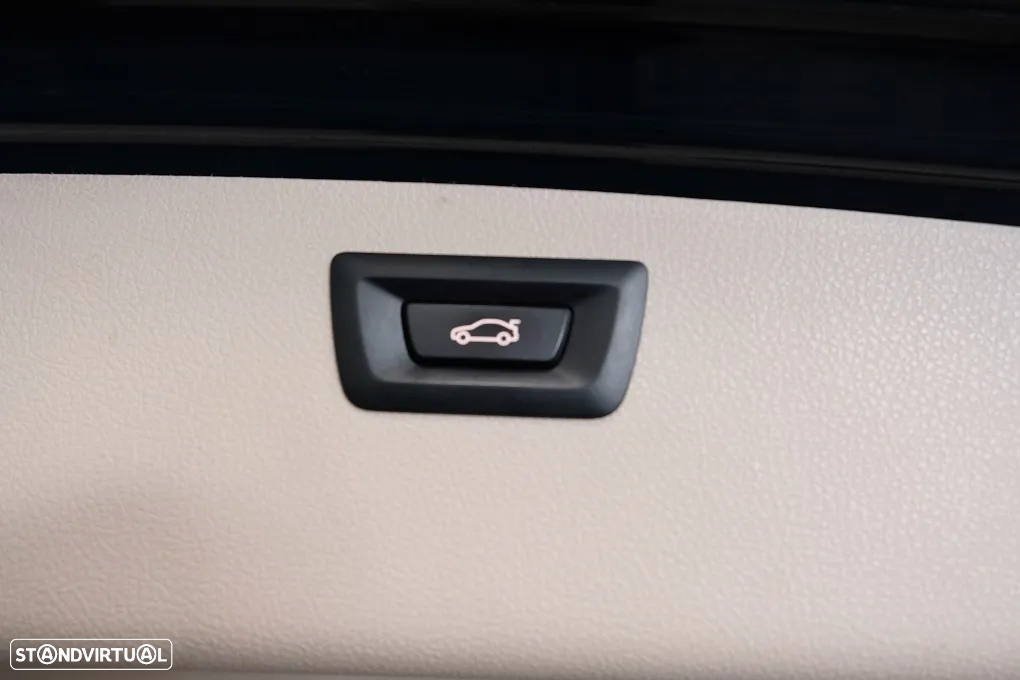 BMW 320 i xDrive Aut. Luxury Line - 28
