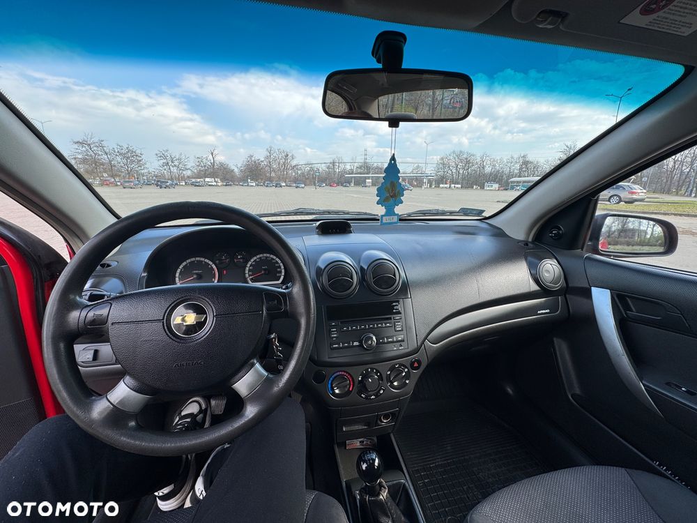Chevrolet Aveo - 4