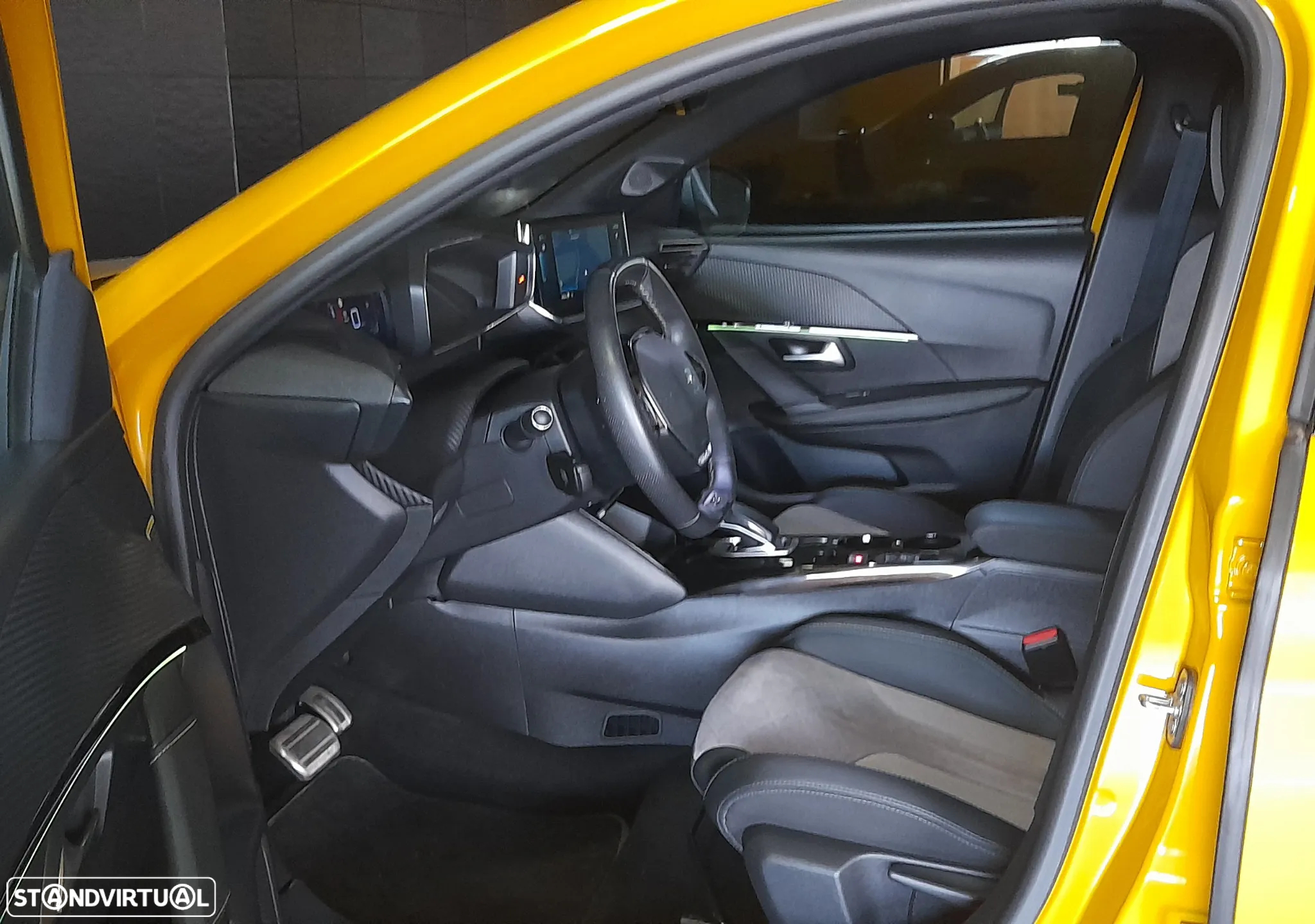Peugeot 208 - 5