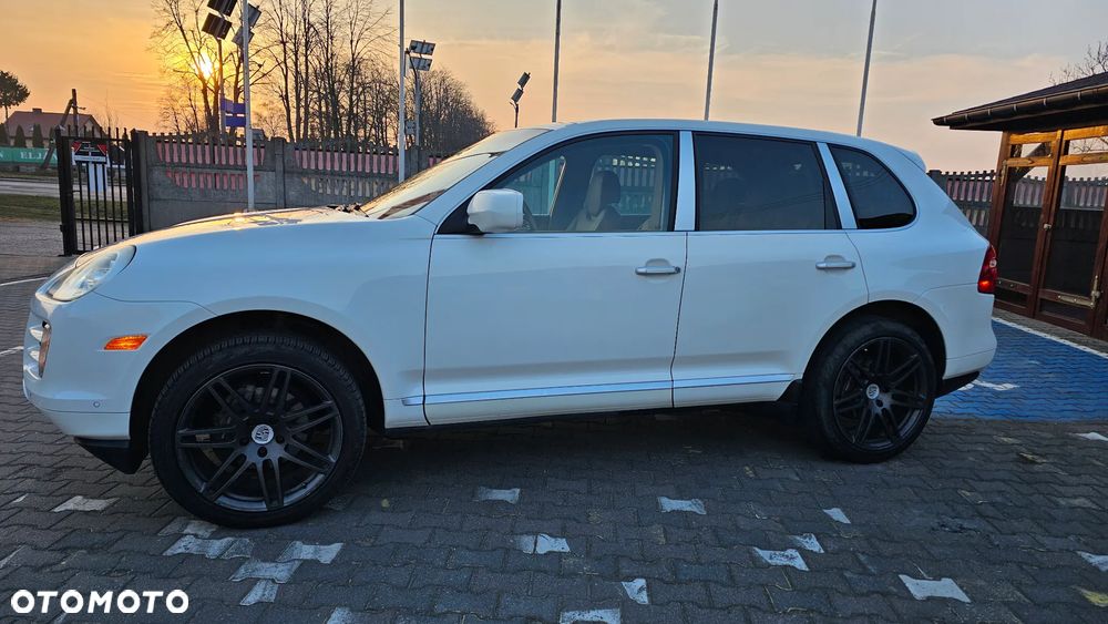 Porsche Cayenne - 4
