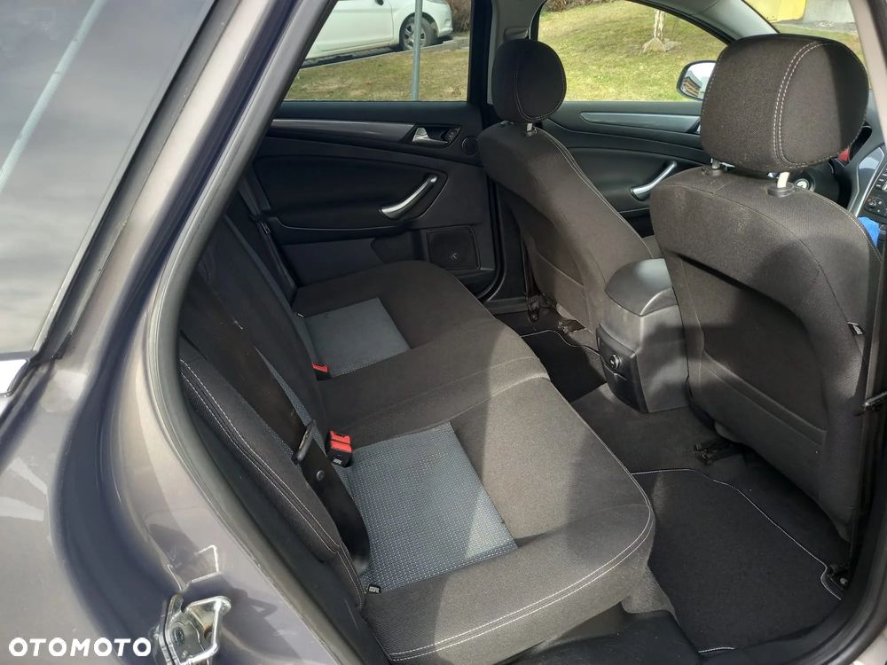 Ford Mondeo 2.0 TDCi Trend - 17