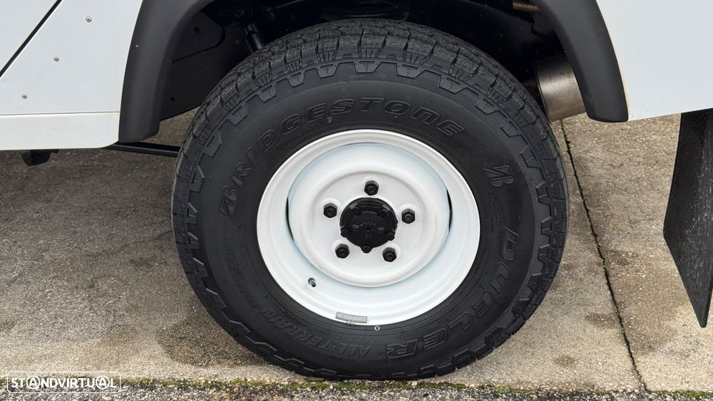 Land Rover Defender 110 DPF E - 28