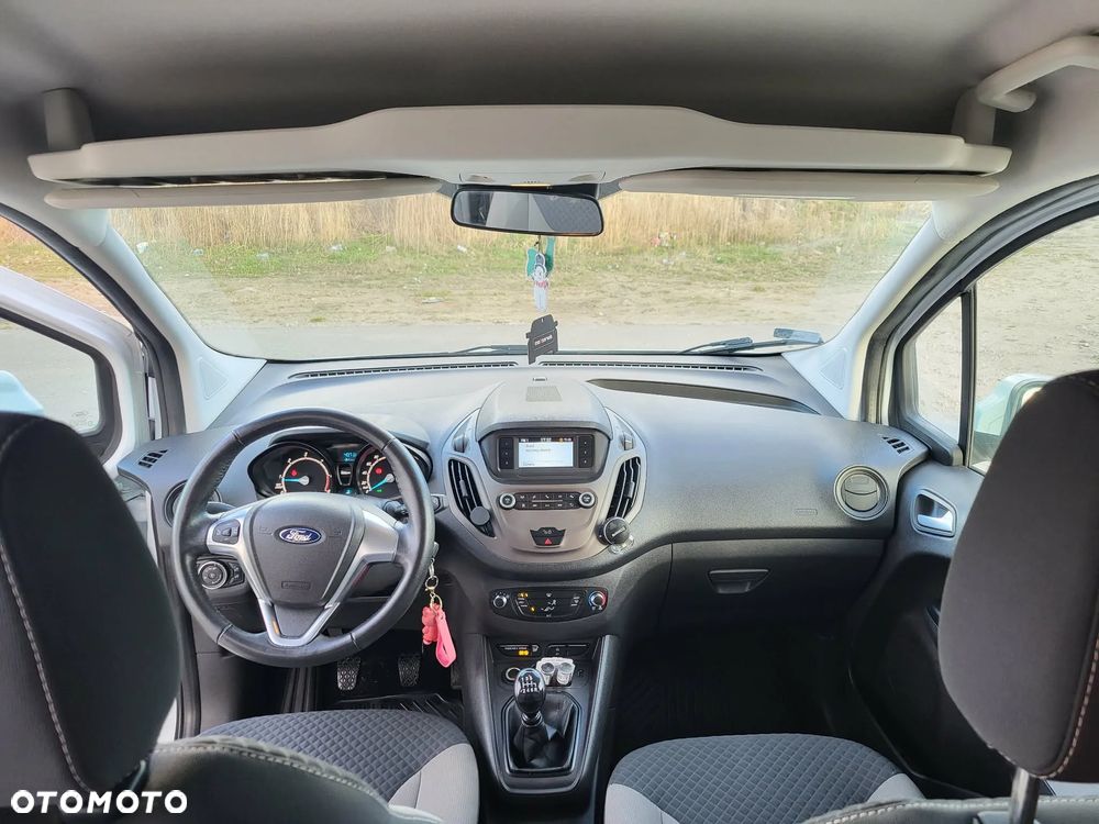 Ford Transit Courier - 9