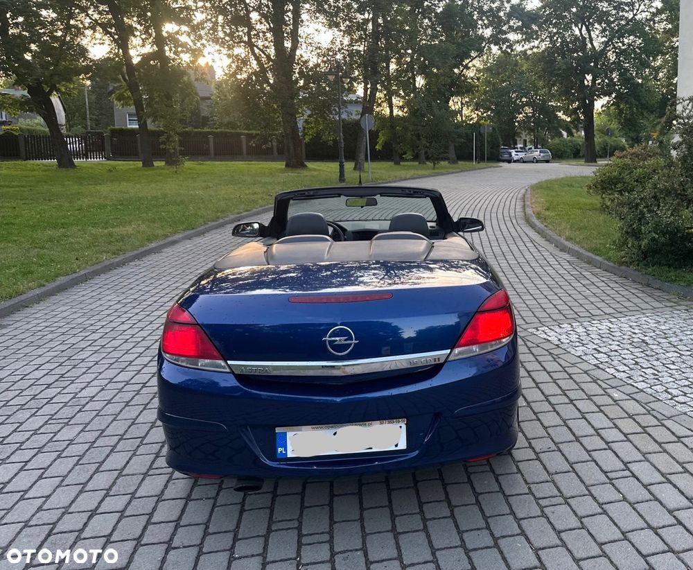 Opel Astra 1.9 CDTI Cosmo - 11