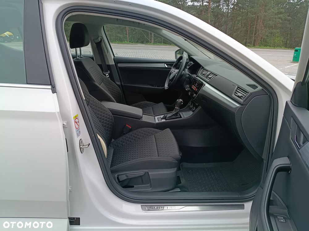 Skoda Superb 2.0 TSI Ambition DSG - 10