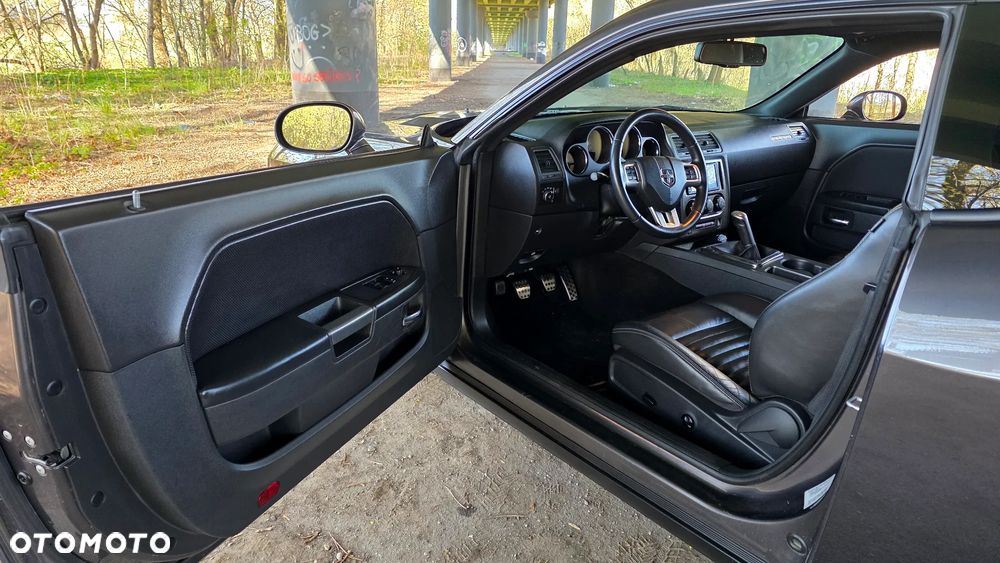 Dodge Challenger - 26