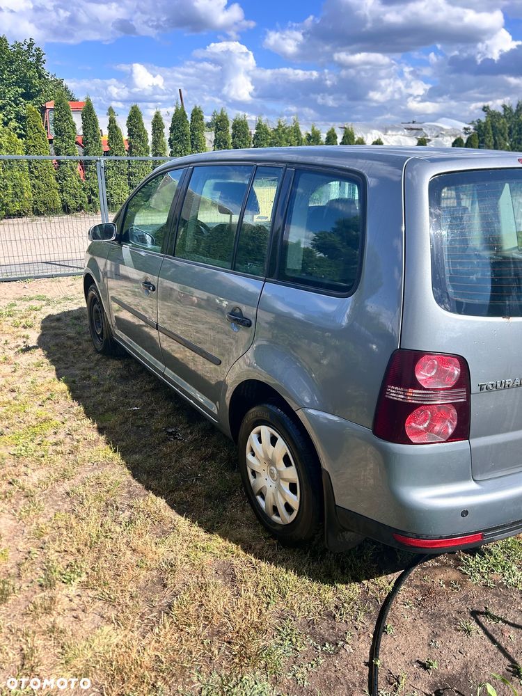 Volkswagen Touran 1.9 TDI Conceptline - 6