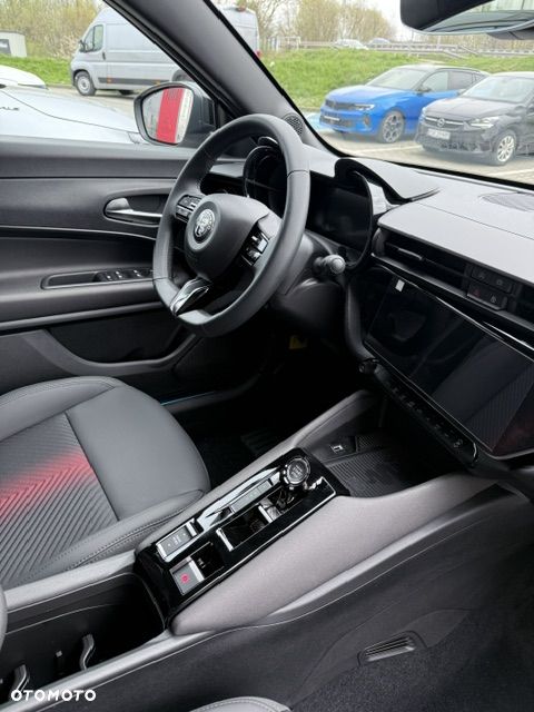 Alfa Romeo Junior 1.2 mHEV Ti eDCT - 12