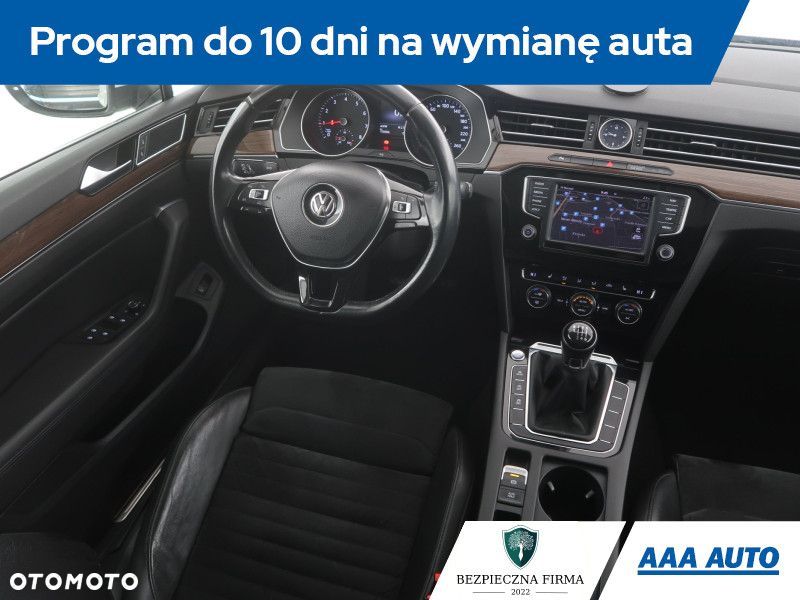 Volkswagen Passat Variant - 9