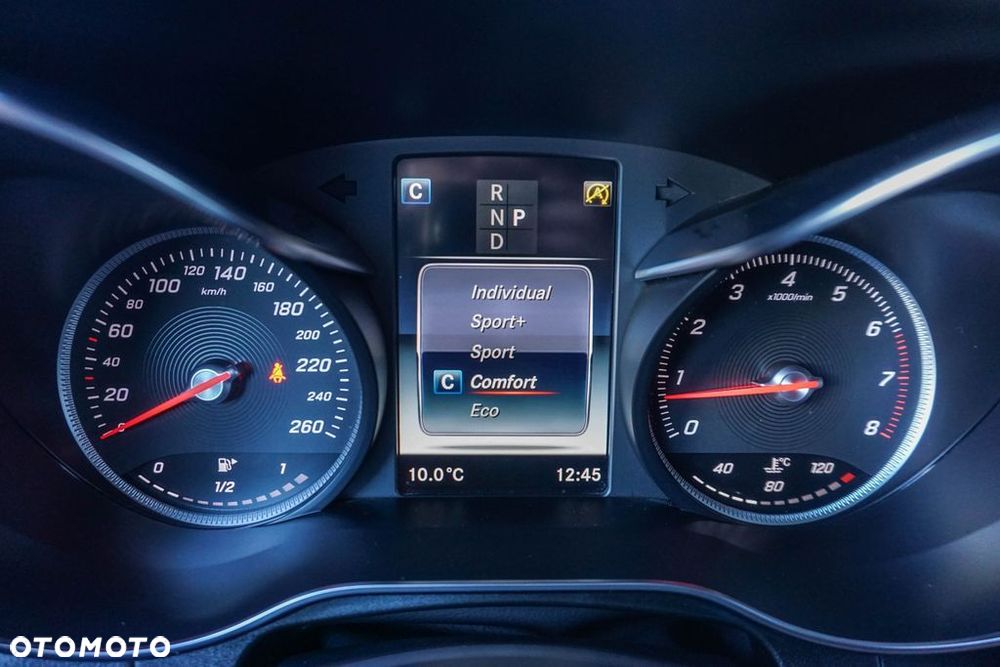 Mercedes-Benz GLC 250 4Matic 9G-TRONIC AMG Line - 22