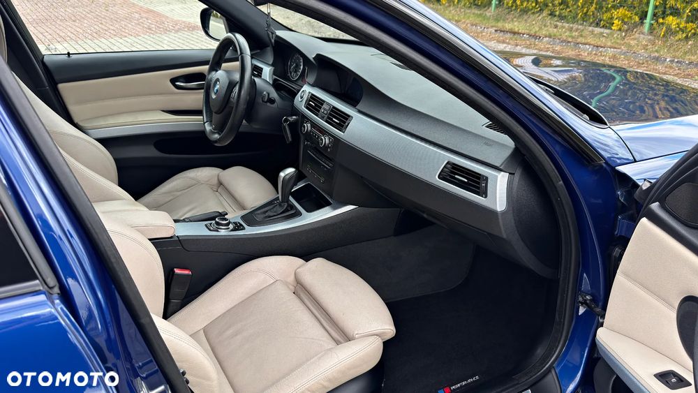 BMW Seria 3 330d xDrive DPF Edition Sport - 22