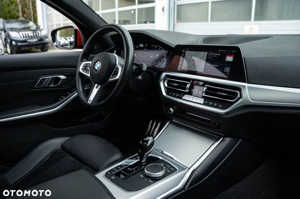 BMW Seria 3 330e xDrive - 12