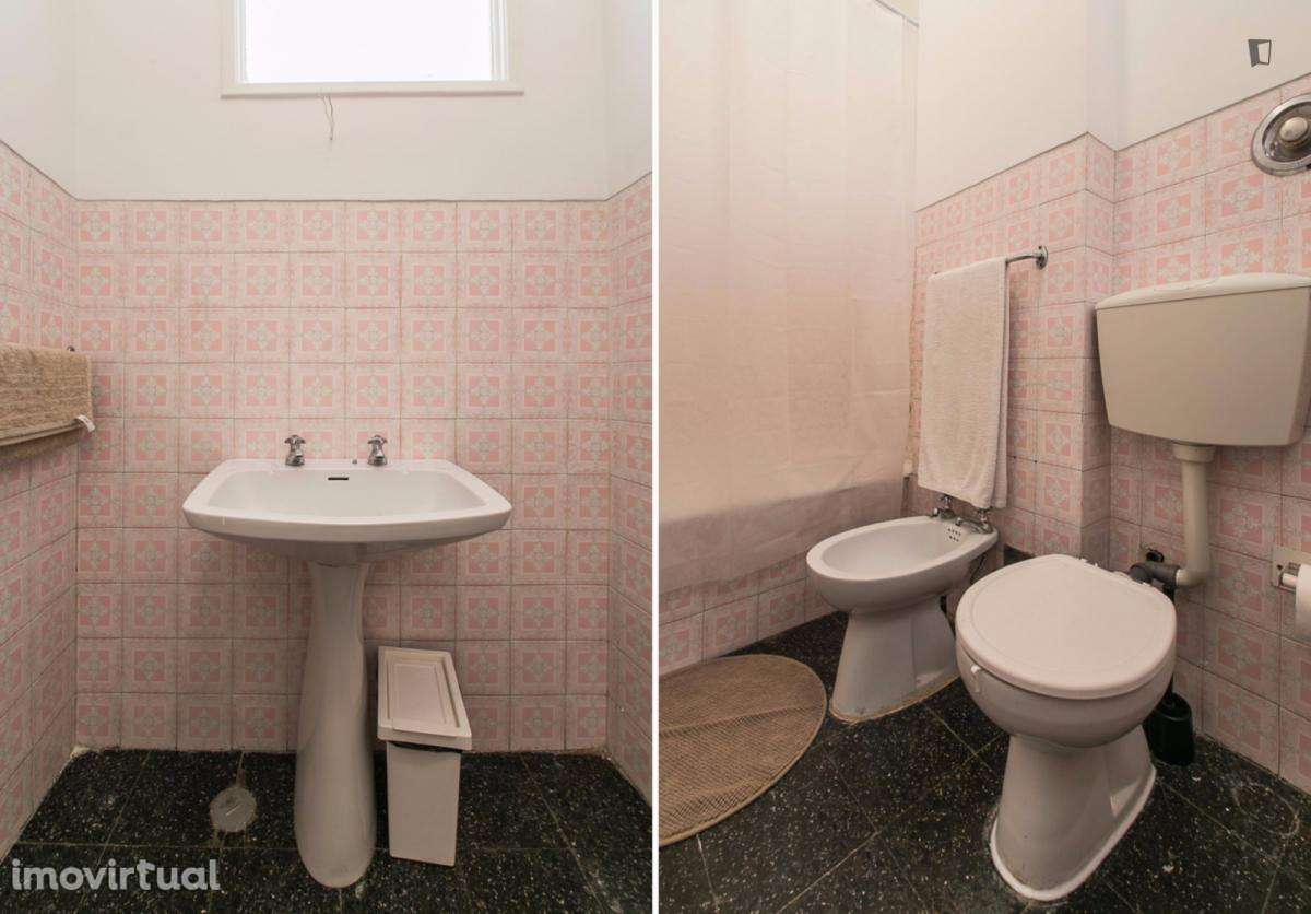 Quarto - localizado em Benfica Lisbon - Grande imagem: 4/9