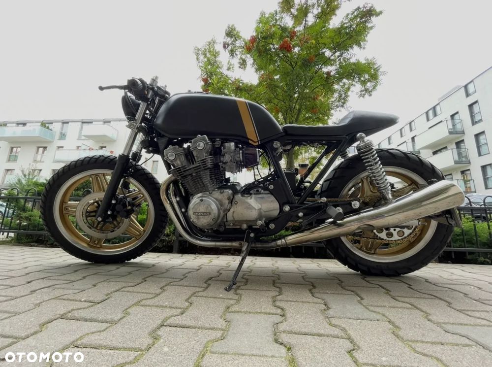 Honda CB - 1