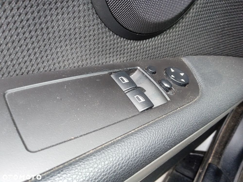 BMW Seria 3 320d DPF Edition Exclusive - 23