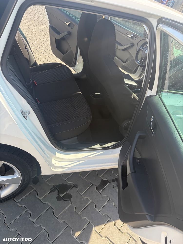 Skoda RAPID 1.2 TSI Style - 10