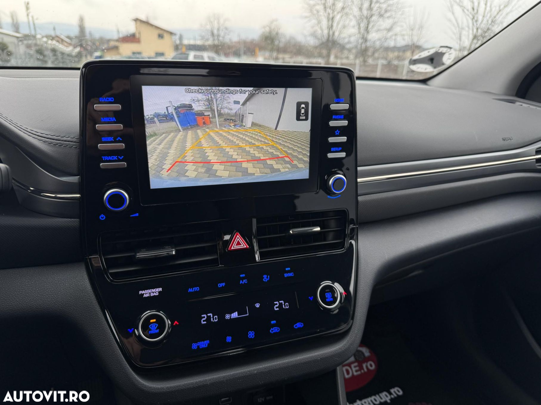 Hyundai IONIQ - 12