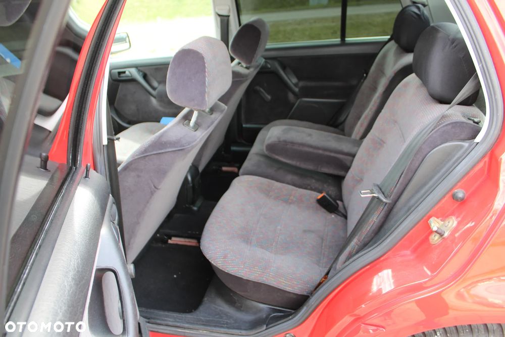 Volkswagen Vento - 21