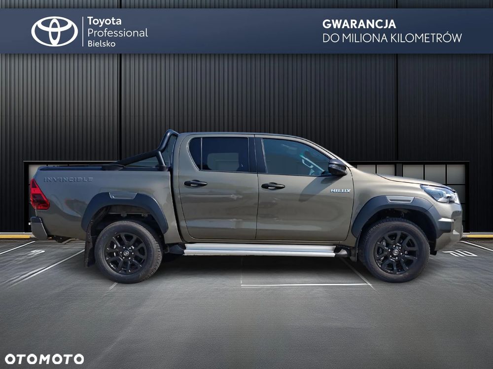 Toyota Hilux 2.8 D-4D Double Cab Invincible 4x4 - 4