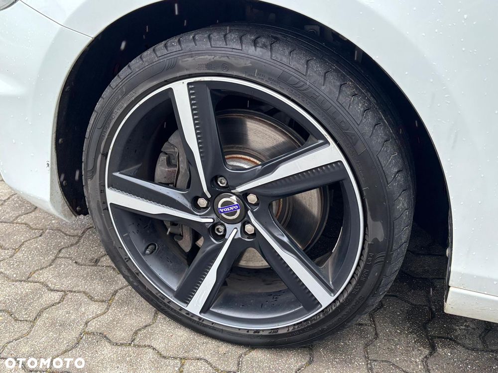 Volvo V40 D4 Geartronic RDesign - 22