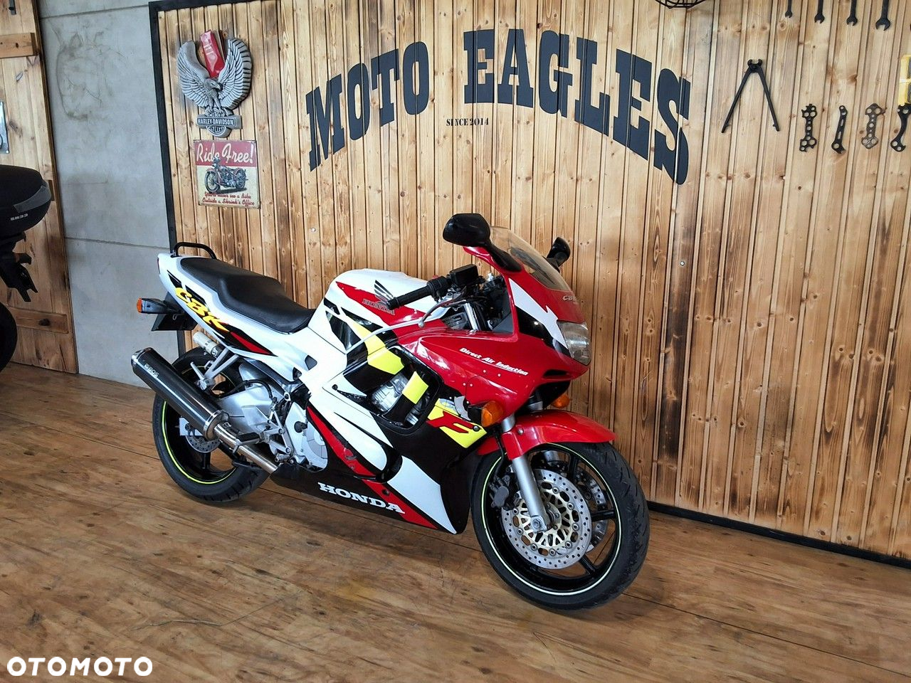 Honda CBR - 12