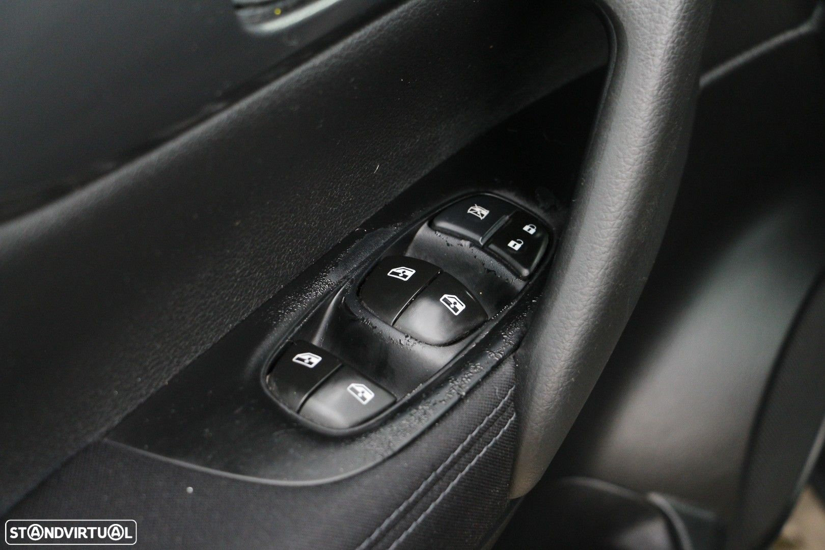 Nissan Qashqai 1.5 dCi N-Connecta - 32